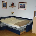 Maxgut Apartment *